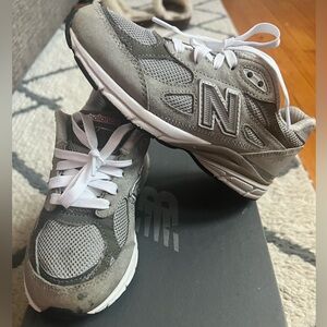 Preowned New Balance 990v3